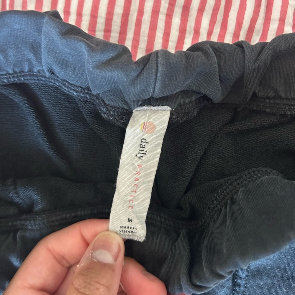 Anthropologie daily practice joggers - Picture 2 of 3